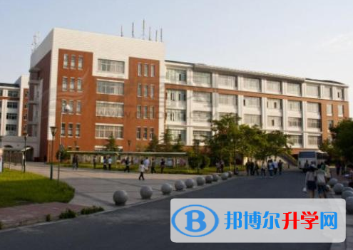 富顺县第一中学校2021年报名条件、招生要求、招生对象
