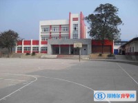 四川省巴中中学2024年招生办联系电话