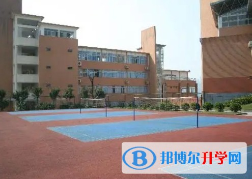 重庆市第八中学校(沙坪坝校区)怎么样、好不好